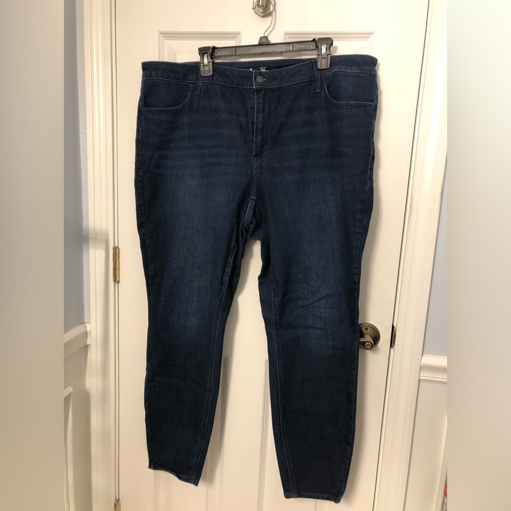 Old Navy women’s 20 Long high rise WOW Super-Skinny denim jeans. 4 pocket